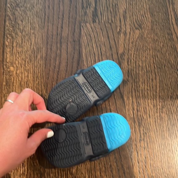 crocs - Picture 5 of 8